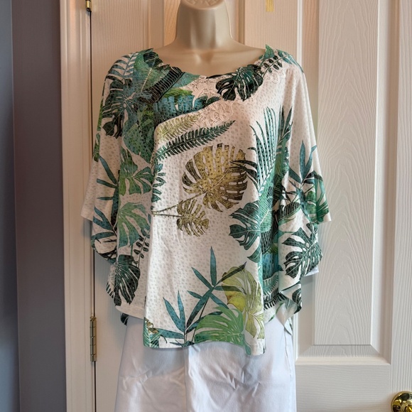 BUY 2 ITEMS & GET 1 FREE: Laura Tropical Butterfly Blouse Sz LP - Picture 2 of 11